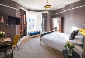 Superior room | Individually decorated, individually furnished, desk, laptop workspace