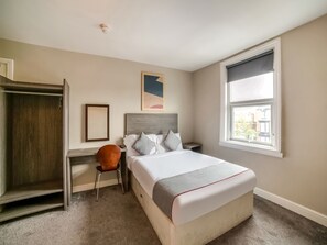 Deluxe Double Room, 1 Double Bed | Desk, free WiFi, bed sheets - Tequila and Dunlin Rooms Southport Central (Southport)