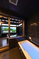 Vila superior, 2 quartos, para não fumantes (STD,OpenAirBath,Jacuzzi,C,Hanayoshi) | Banheiro | Produtos de toalete grátis, secador de cabelo, chinelos