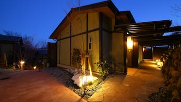 Standard Room w/Terrace & OpenAir Bath&Tatami Area - B - Hanayoshi Area (Allergy/Vegan option N/A) | Down comforters, in-room safe, desk, iron/ironing board