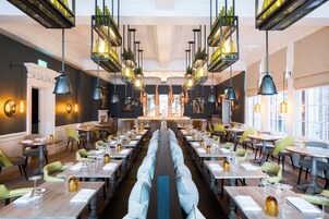 Breakfast, lunch and dinner served