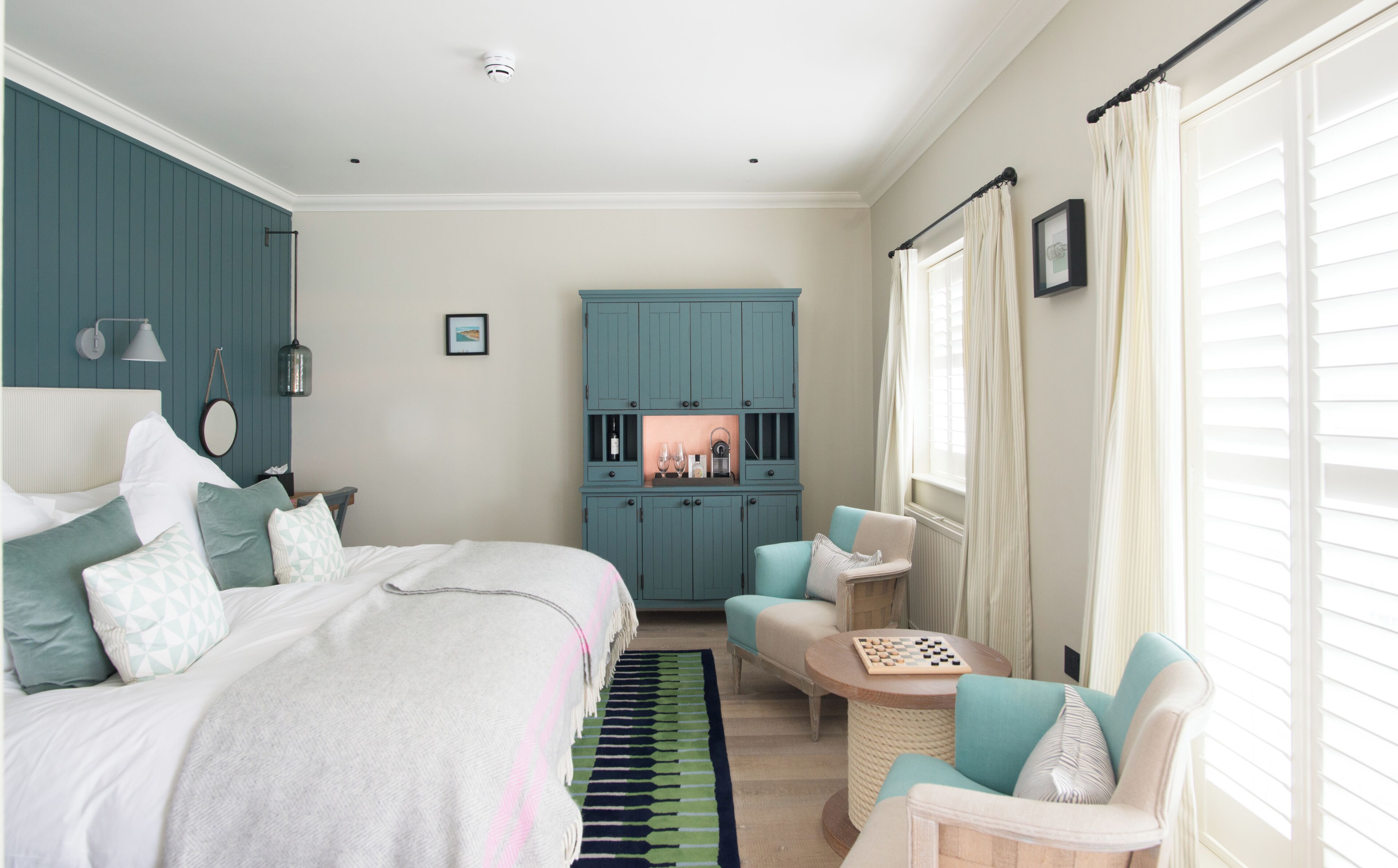 Classic Double or Twin Room, 1 Bedroom, Shower Grab Bars | Bathroom | Hair dryer, bathrobes, slippers, towels