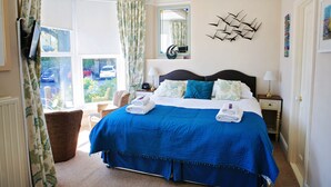 Habitación con 1 cama doble o 2 individuales, no fumadores, vistas parciales al mar