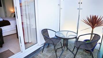Godolphin Room | Iron/ironing board, free WiFi, bed sheets