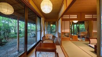 Annex Building (Yuyamatei) - Japanese Style Room for 5 People | In-room safe, desk, free WiFi