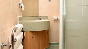 Standard Double Room | Bathroom | Free toiletries, hair dryer, towels