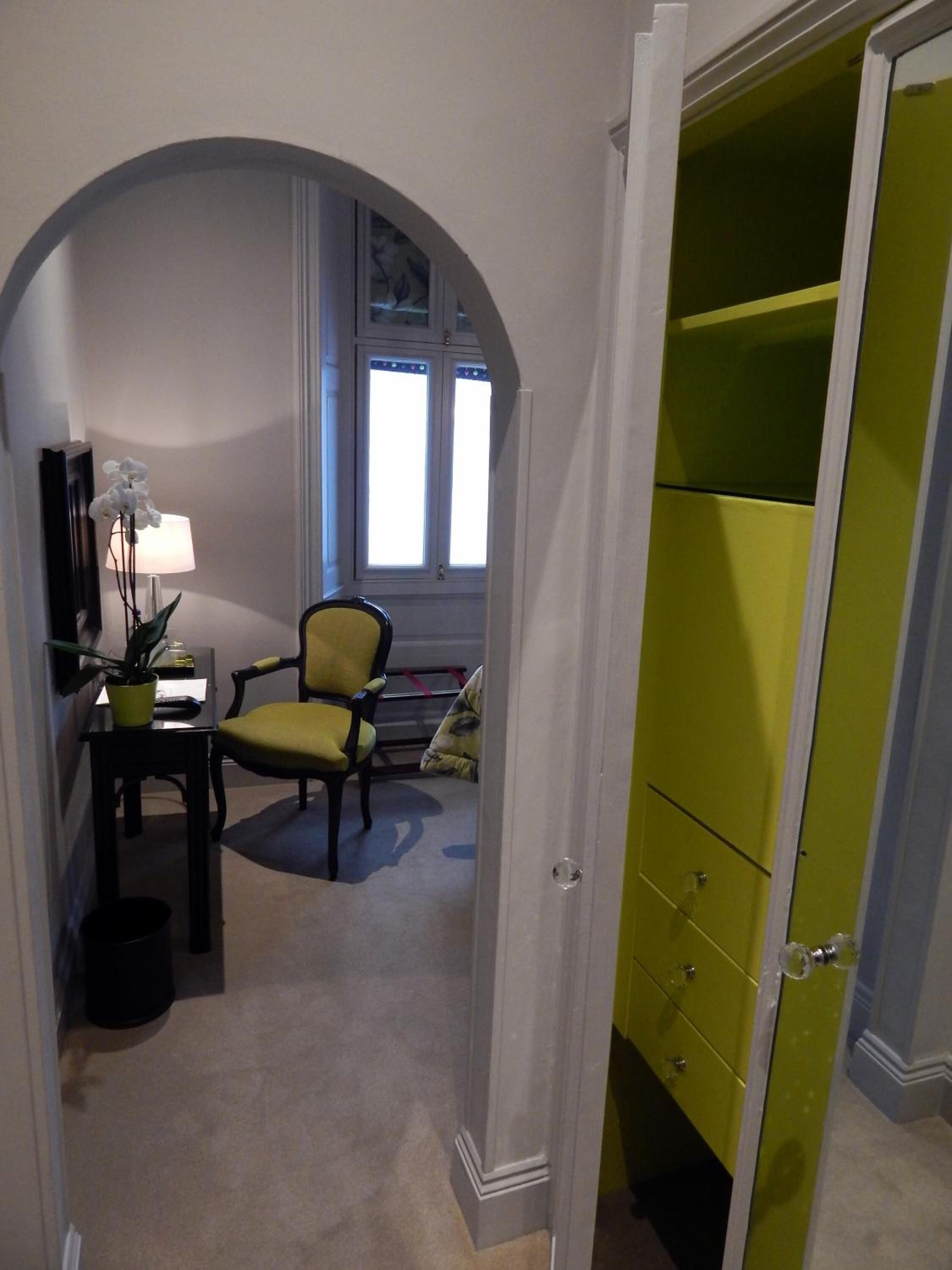 المنشأة من الداخل