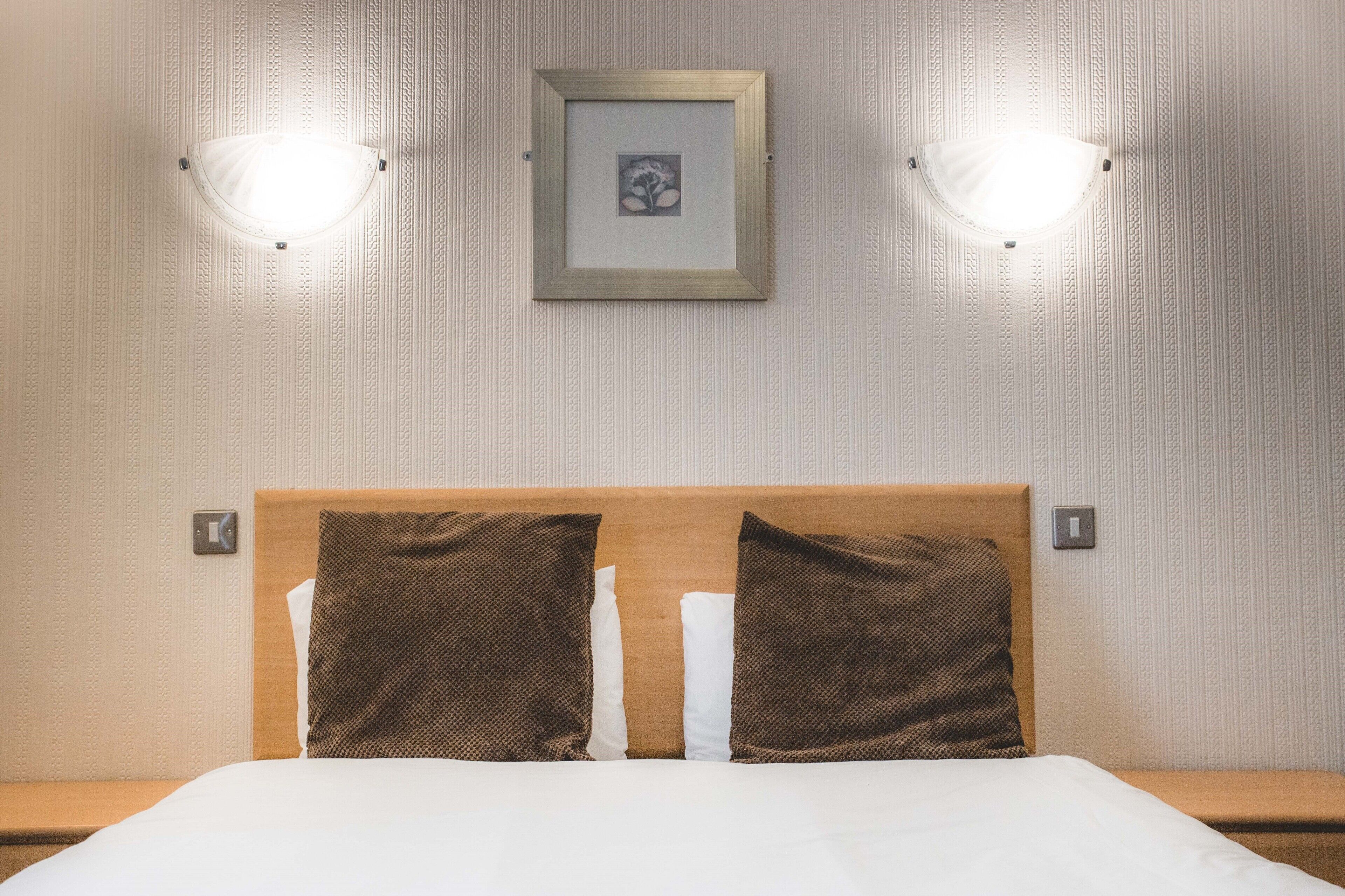 classic double room | 1 bedroom, desk, blackout curtains, iron/ironing board