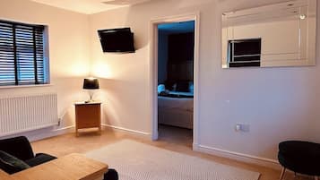 Suite estudio estándar | 1 habitación, escritorio y espacio para trabajar con laptop