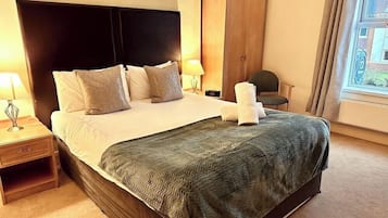 1 chambre, bureau, espace de travail pour ordinateur portable