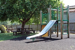 Zona de jocs infantil: a l'aire lliure