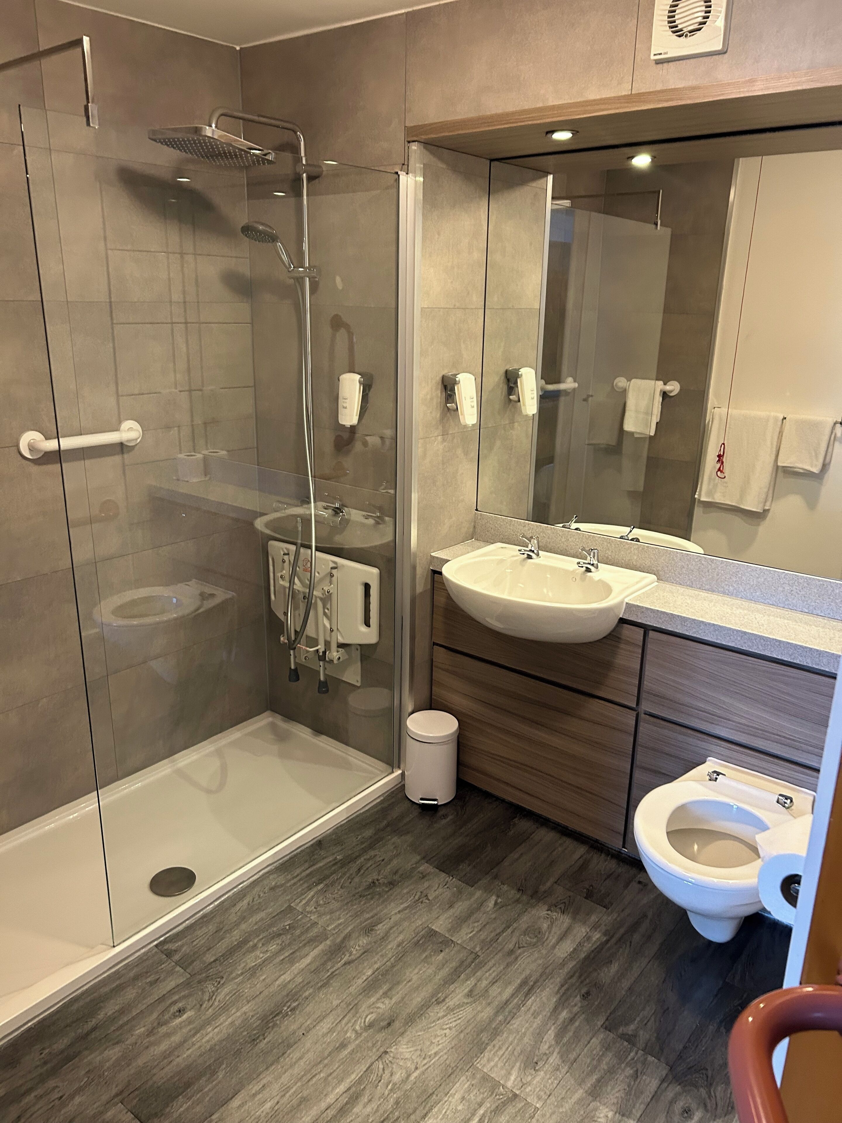 Disabled Double Room | Bathroom