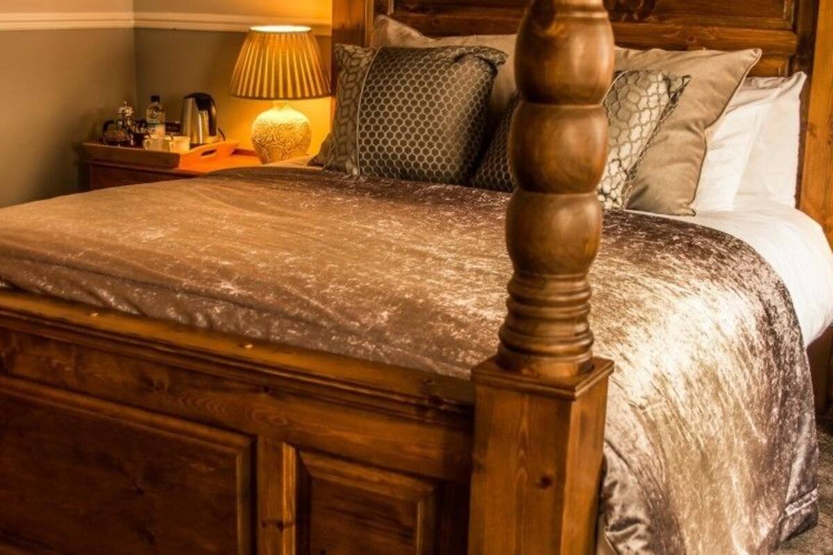 double room | individually decorated, individually furnished, desk, blackout curtains