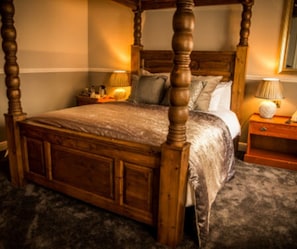 Superior Double Room (King Size) | Individually decorated, individually furnished, desk, blackout curtains - The Peel Aldergate (Tamworth)