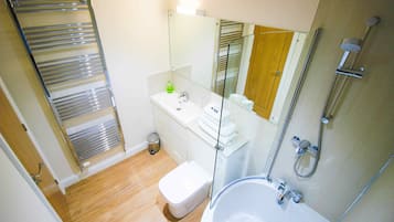 Self-Catering Apartment, 2 Bedrooms, Ensuite | Bathroom
