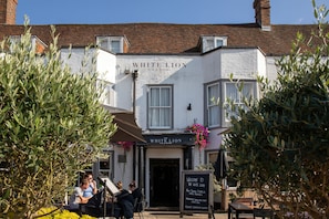 Exterior - White Lion Tenterden (Tenterden)