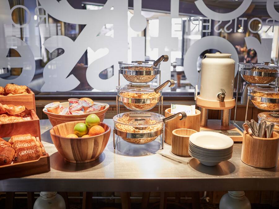 Daily full breakfast (GBP 8.75 per person)