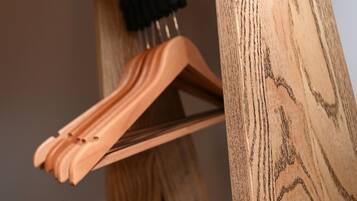 Camera con 2 letti singoli | Una scrivania, Wi-Fi gratuito, lenzuola