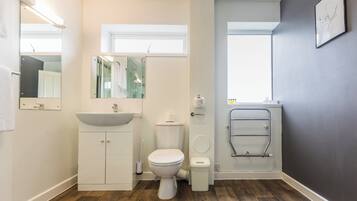 Standard Suite, 3 Bedrooms | Bathroom | Shower, free toiletries, hair dryer, towels