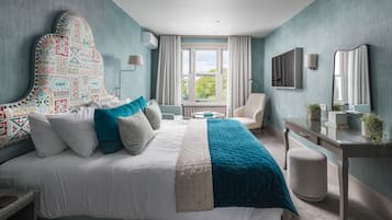 Refurbished Signature | 1 bedroom, hypo-allergenic bedding, desk, laptop workspace