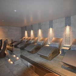 Couples treatment rooms, sauna, hot tub, steam room, body treatments