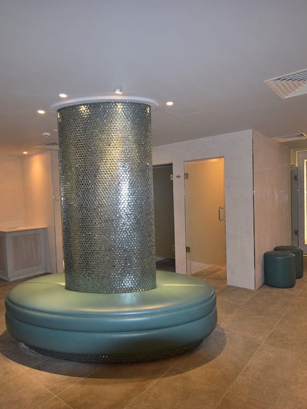 Couples treatment rooms, sauna, hot tub, steam room, body treatments