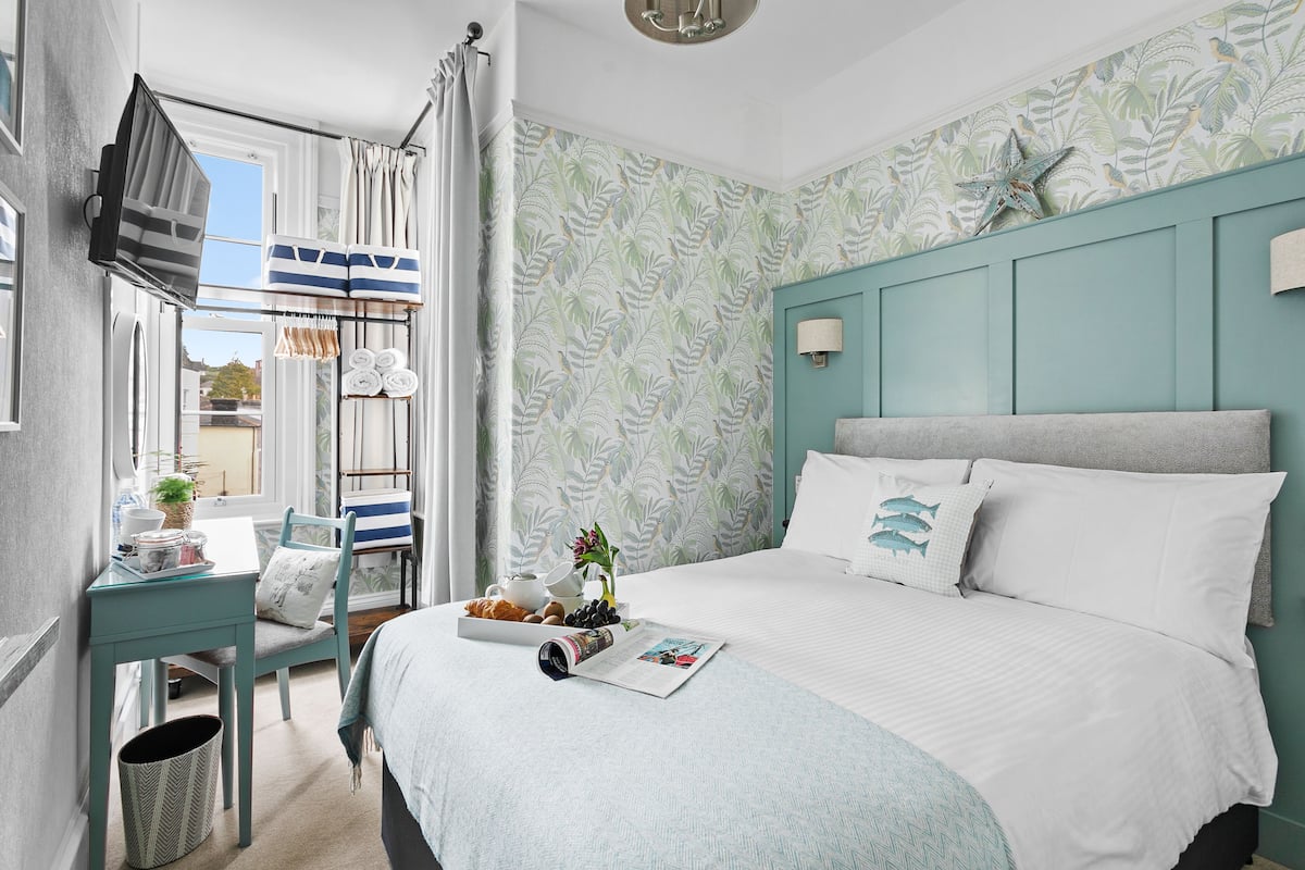 Double Room, Ensuite (Small) | Free WiFi, bed sheets