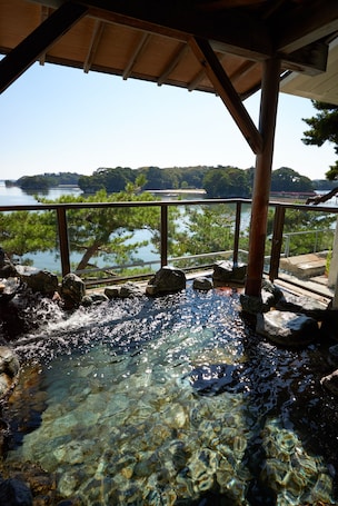 Hot springs. Komatsukan Kofutei