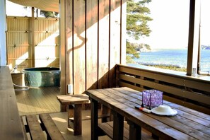 Outdoor dining - Hotel Zekkei No Yakata (Matsushima)