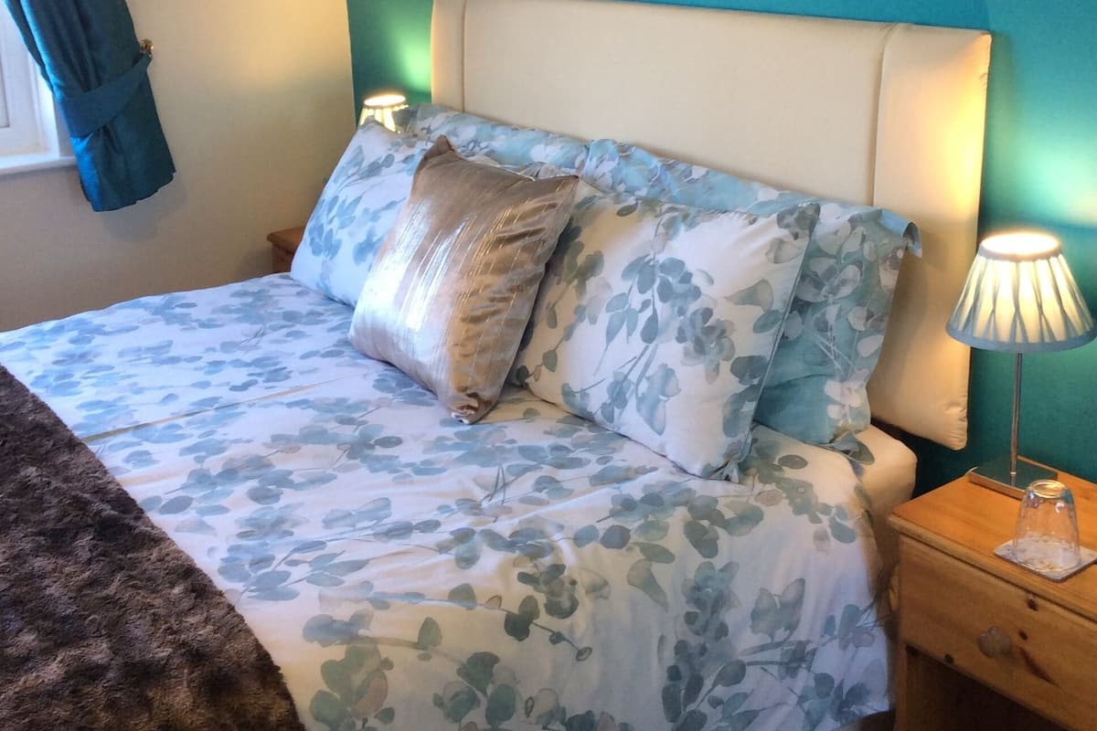 Klassieke tweepersoonskamer, 1 kingsize bed, niet-roken | Hypoallergeen beddengoed, individueel gedecoreerd