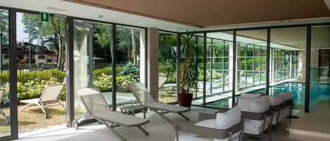 Indoor pool, sun loungers