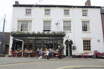 Rose & Crown