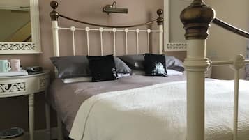 Doppelzimmer | Bügeleisen/Bügelbrett, kostenloses WLAN, Bettwäsche