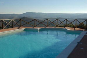 Seasonal outdoor pool - Agriturismo Casanova (Asciano)