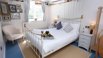 Comfy Double Room | Ofnæmisprófaður sængurfatnaður, ókeypis þráðlaus nettenging, rúmföt