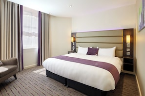 Room - Premier Inn London Wimbledon South (London)