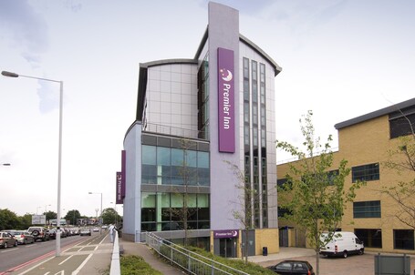 Premier Inn London Wimbledon South - view 2