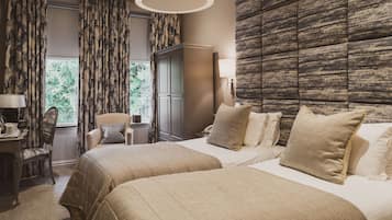 Classic Double or Twin Room | In-room safe, desk, iron/ironing board, free WiFi