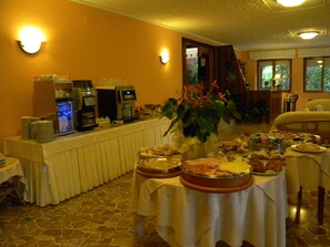 Free daily buffet breakfast - Hotel La Rosa del Tirreno (Livorno)