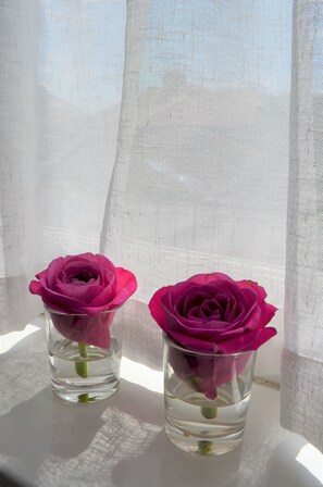 Peralatan tempat tidur premium, dihias secara berasingan 