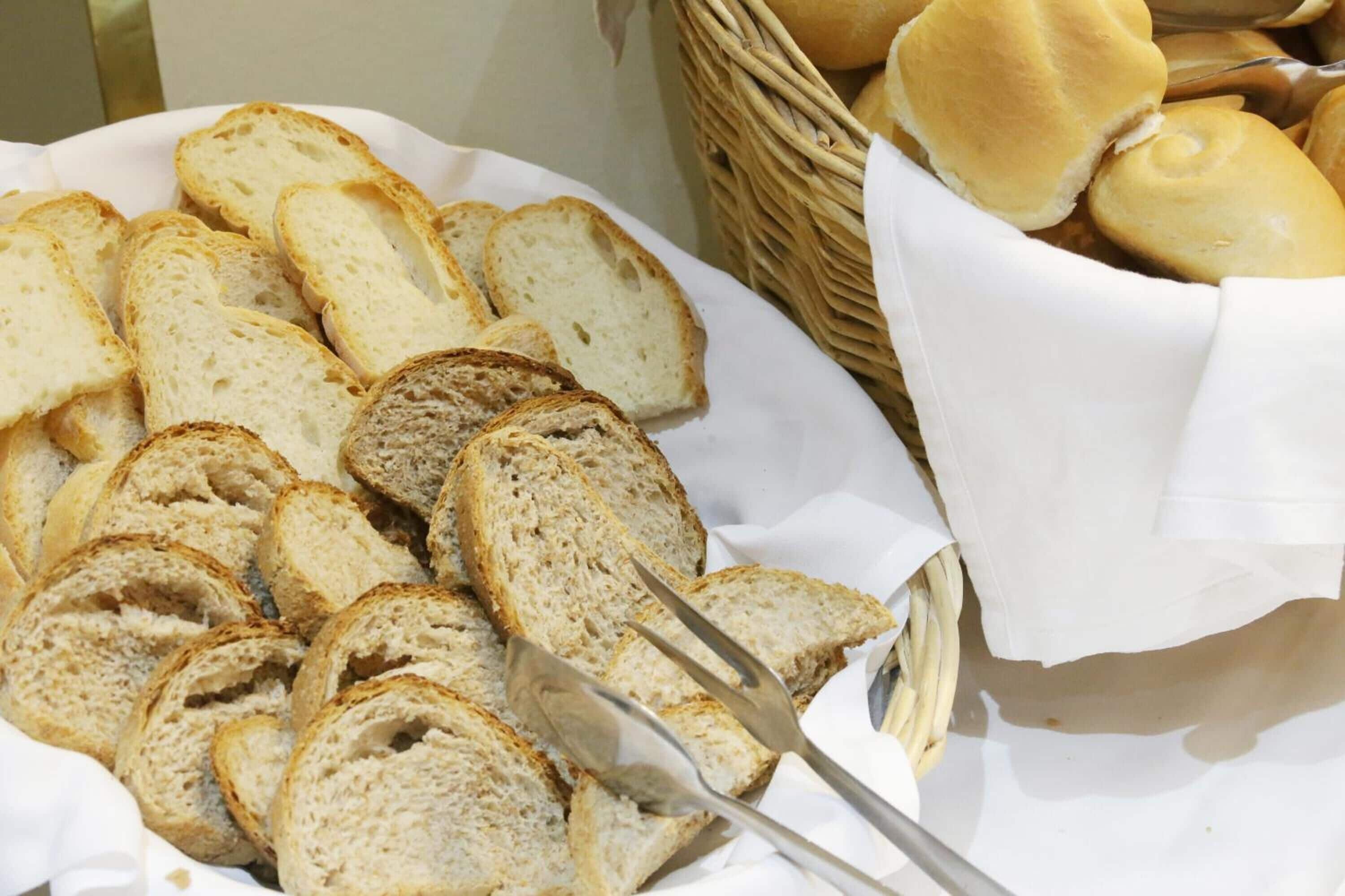 breakfast, lunch, dinner served; italian cuisine