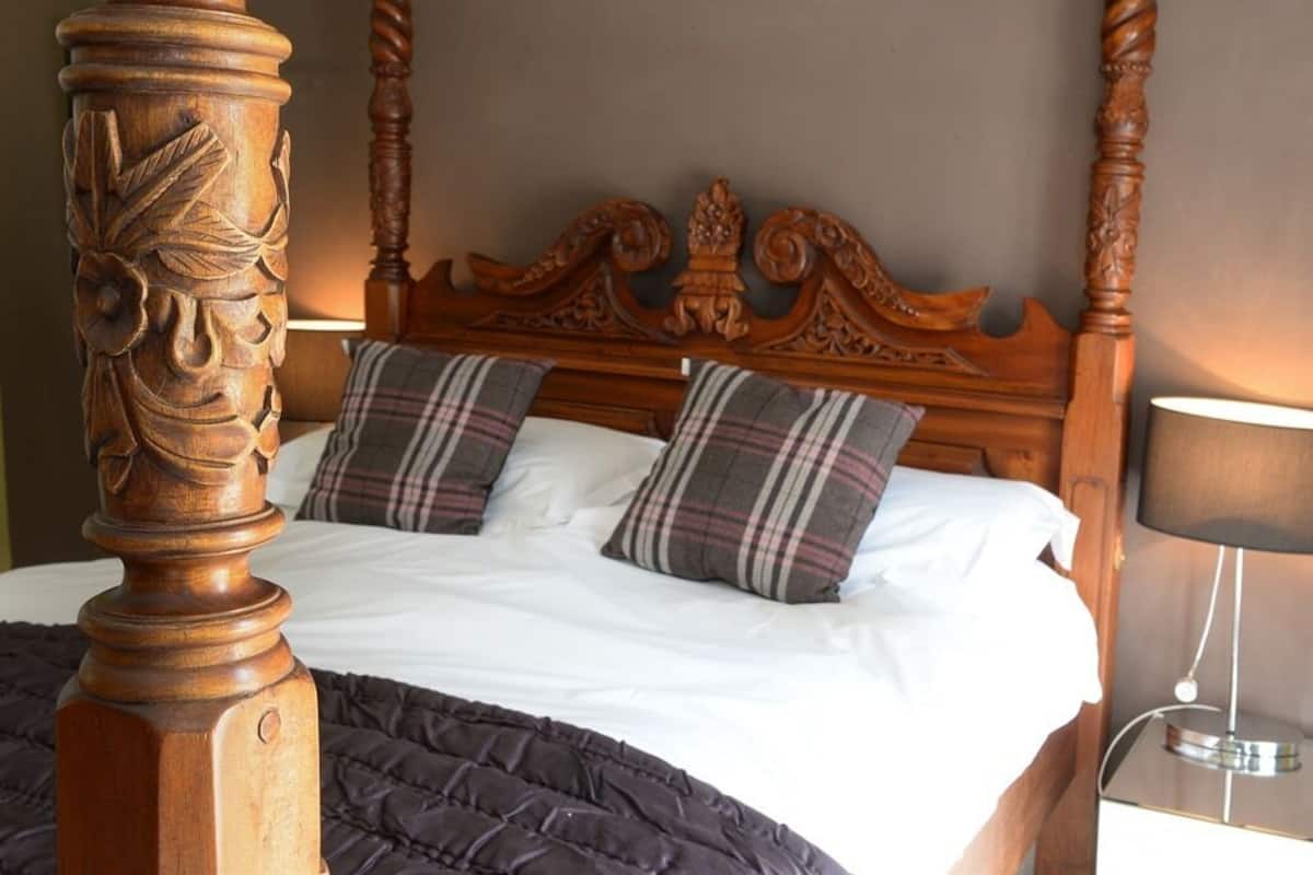 Chambre Double Deluxe, salle de bains attenante (Four Poster Bed)