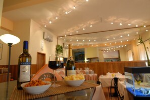 Thức ăn và đồ uống