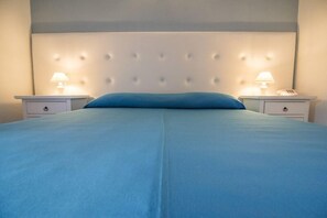 Double or Twin Room | Minibar, in-room safe, blackout drapes, cribs/infant beds - Hotel Residence Villa San Giovanni (Portoferraio)