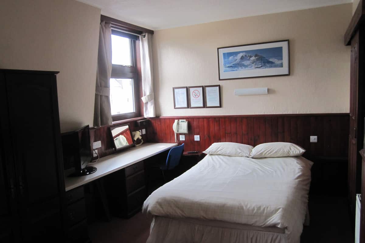 Double Room, Ensuite | Desk, soundproofing, iron/ironing board, free WiFi