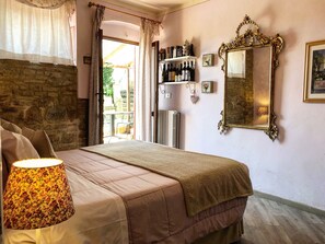 Literie de qualité supérieure, fer et planche à repasser