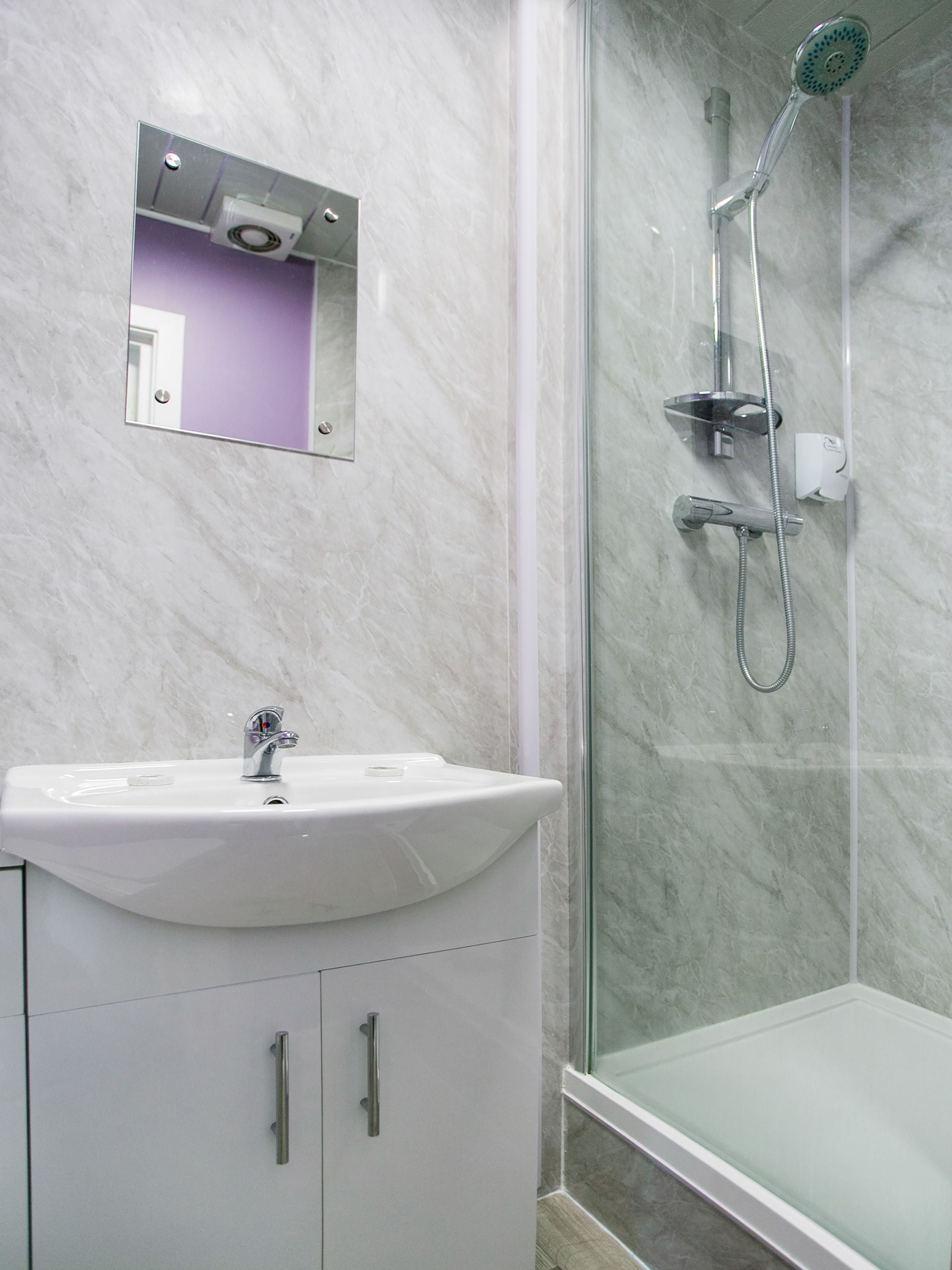 Standard Double Room | Bathroom