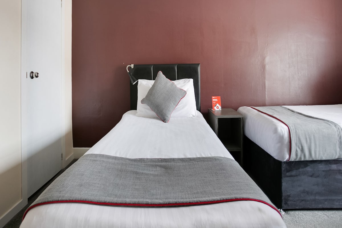 1 bedroom, desk, laptop workspace, free WiFi