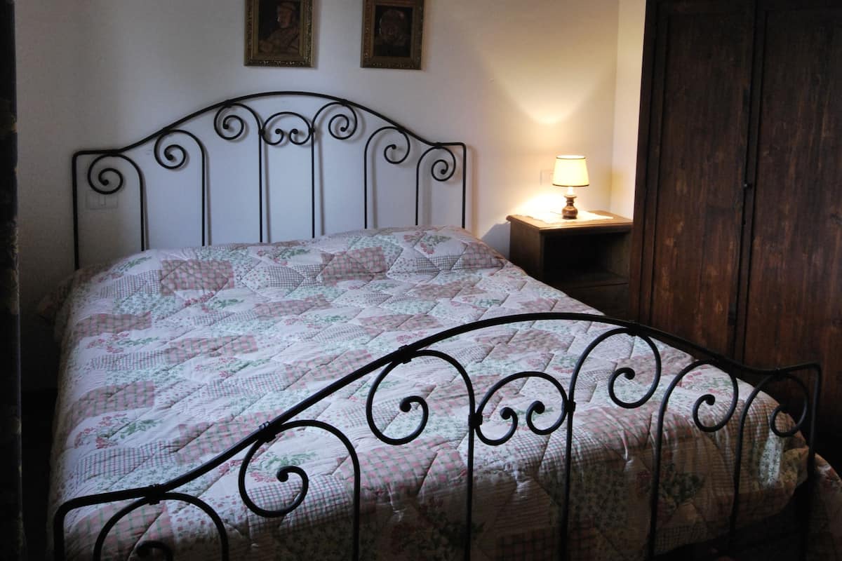 Deluxe Studio | Premium bedding, down duvets, memory-foam beds, cots/infant beds