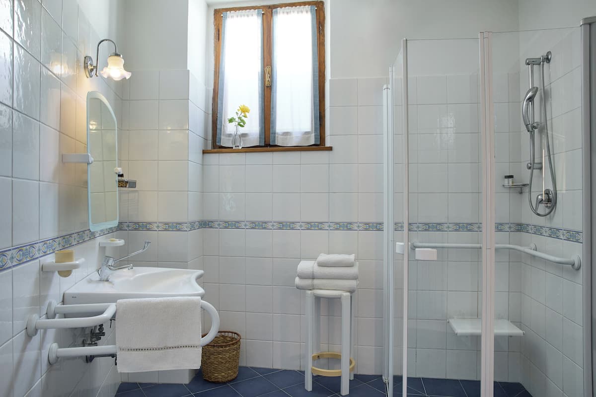double room | accessible bathroom